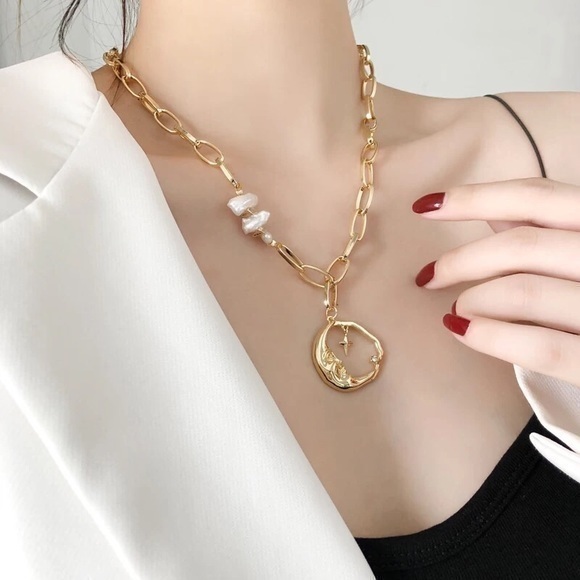 - 18K GP Freshwater Pearls Necklace